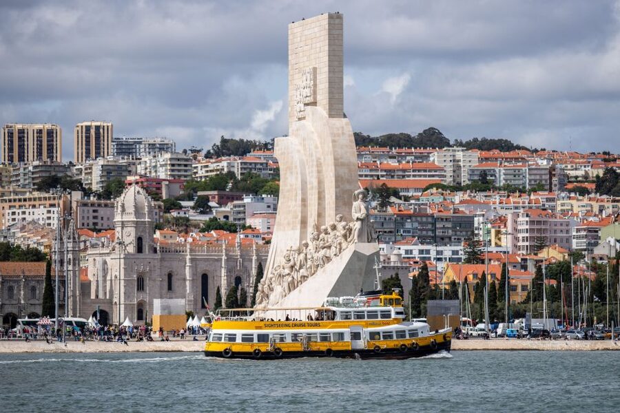 Lisbon: Boat Tour Ticket and Hop-on Hop-off 48-Hour Bus. - Use the pass for transport, not just sightseeing