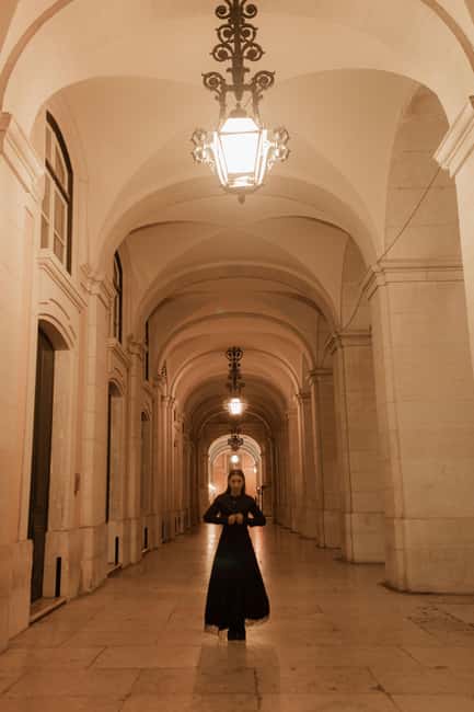 Lisbon by Night: Guided Walking Tour - The Unholy Secrets - Why the theatrical style works