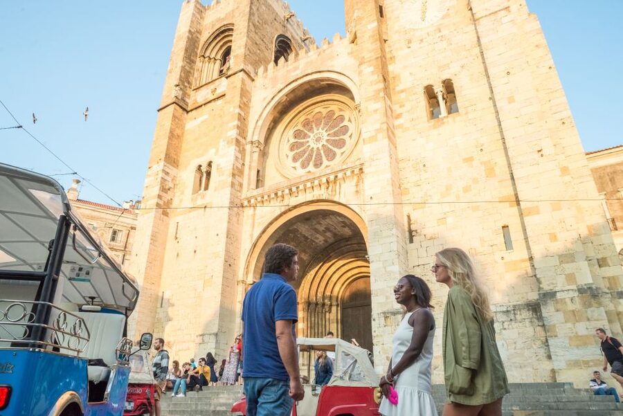 Lisbon by Tuk Tuk Guided Tour: City of Neighborhoods - Practical details before you reserve