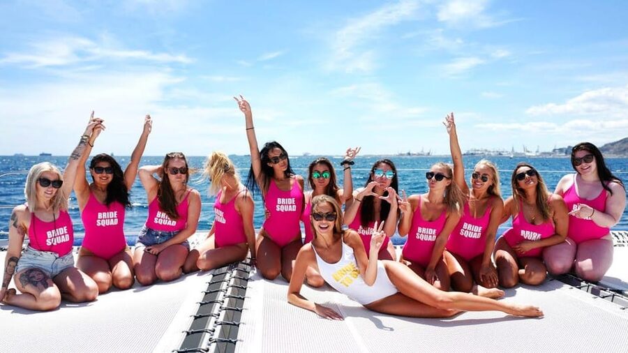 Lisbon: Catamaran Boat Party with Music, Open Bar & Dives - What the three-hour route gives you