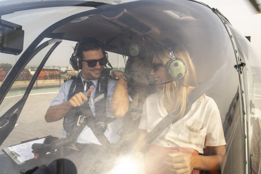 Lisbon: City and Coastline Sightseeing Helicopter Flight - Lisbon in one sweeping view