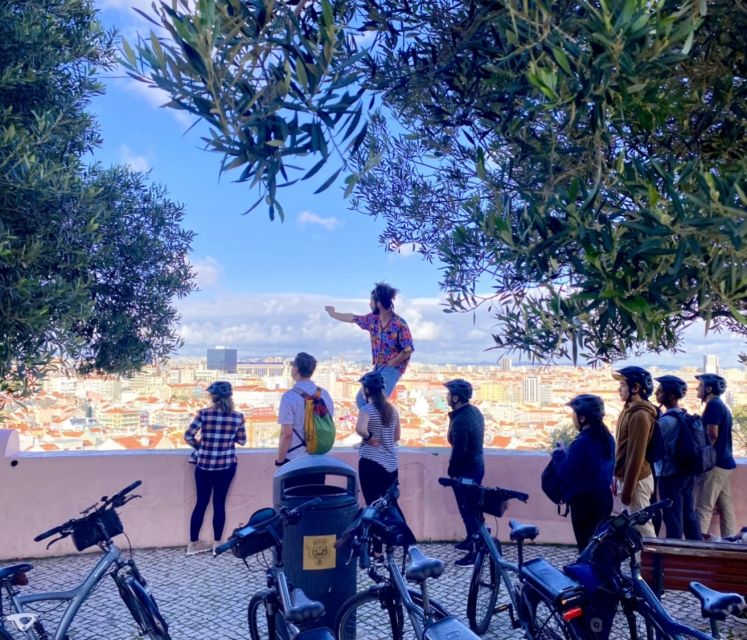 Lisbon: City Highlights and Viewpoints E-Bike Tour - What the guides add to the ride