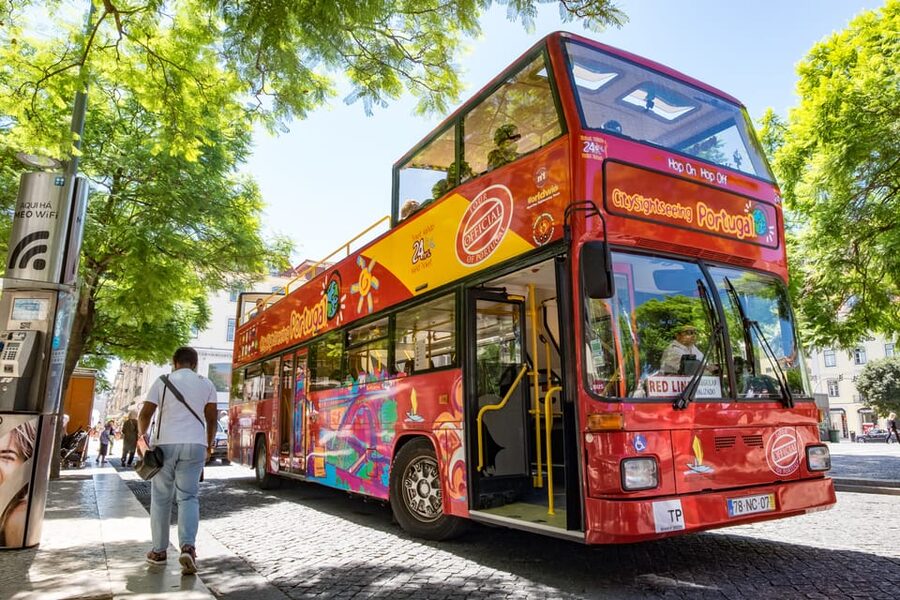 Lisbon: City Sightseeing Hop-On Hop-Off Bus Tour - Start at Marques de Pombal and get your bearings