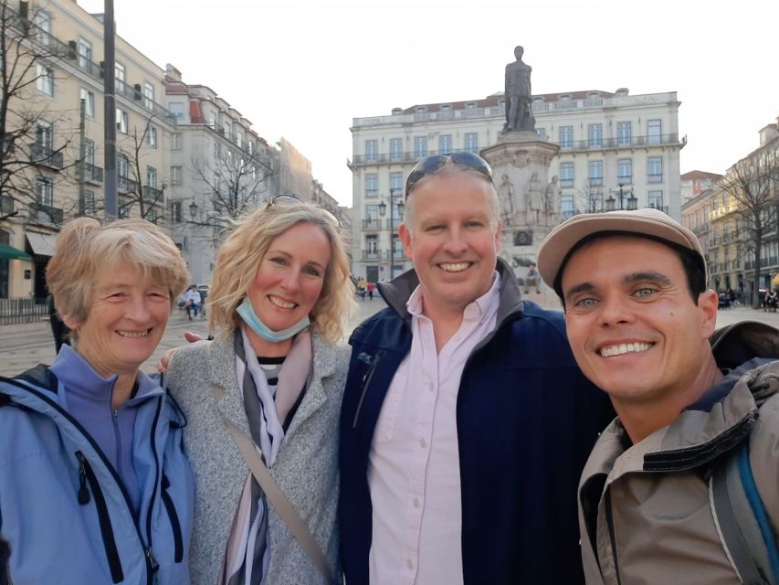 Lisbon: City Sightseeing Private Tour with Guide - Starting at Praça do Comércio and entering old Lisbon
