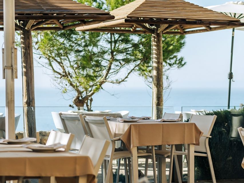 Lisbon Coast Tour: Paradise Beaches & Famous Beach Bars - A coastal pause in Cascais