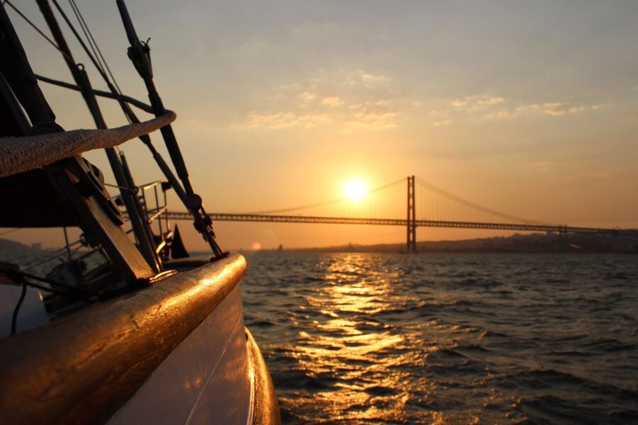 Lisbon: Daylight or Sunset on a Vintage Sailboat - Practical advice before you book