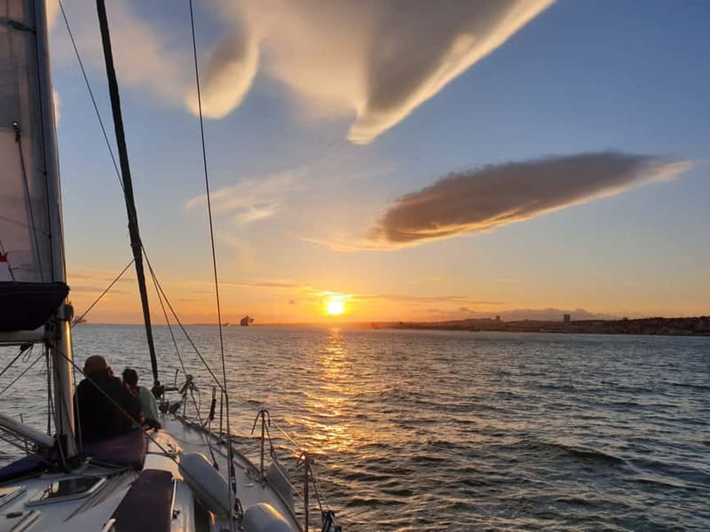 Lisbon: Daytime or Sunset Boat Cruise with History and Wine - Key points to know before you book
