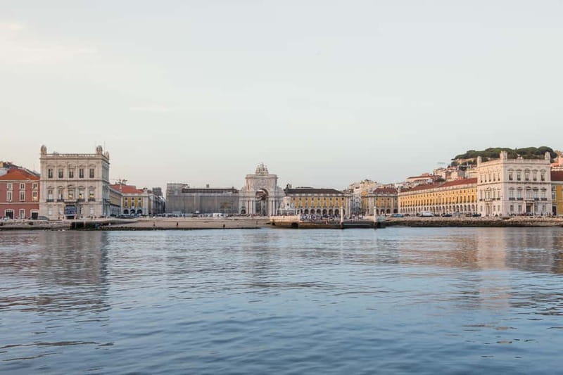 Lisbon: Daytime or Sunset Boat Cruise with History and Wine - Starting in Belém beside the Discoveries Monument