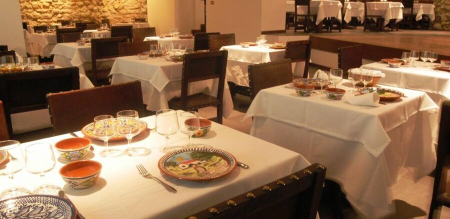 Lisbon Dinner with Fado Show and Sights by Night - Santa Luzia and Senhora do Monte