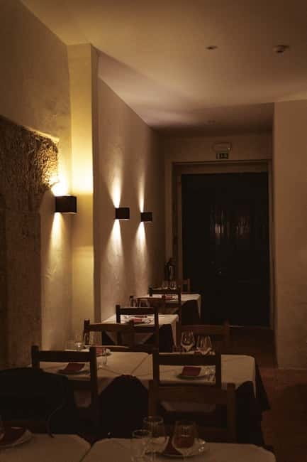Lisbon: Dinner with Fado Show with the Rising Stars of Fado - Dinner begins with Portuguese flavors