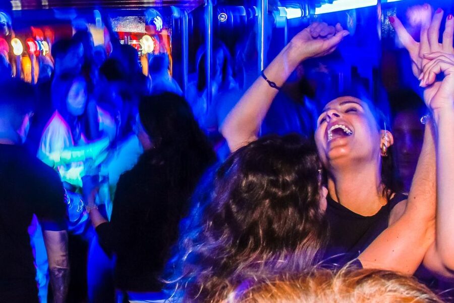 Lisbon: Disco Night Cruise with DJ and Open Bar - Finding the boat at Estação Fluvial Sul e Sueste