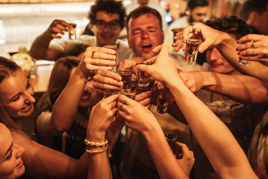 Lisbon: Drunken History Walking Tour with Included Drinks - Starting at Largo do Carmo after dark