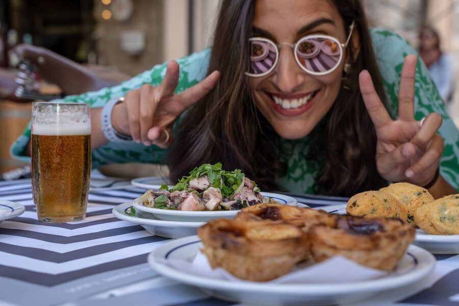 Lisbon: E-Bike Food Tour of Alfama and Old Town - Portas do Sol and the main tasting stops