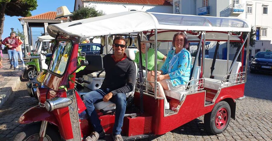 Lisbon: Electric Tuk Tuk Private Tour of the Seven Hills - From São Pedro de Alcântara to Príncipe Real