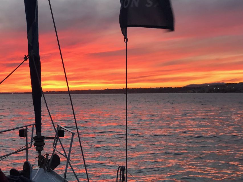 Lisbon: Enjoy a Sunset or Night Tagus River Sailboat Cruise - Boarding in Belém and settling into the boat
