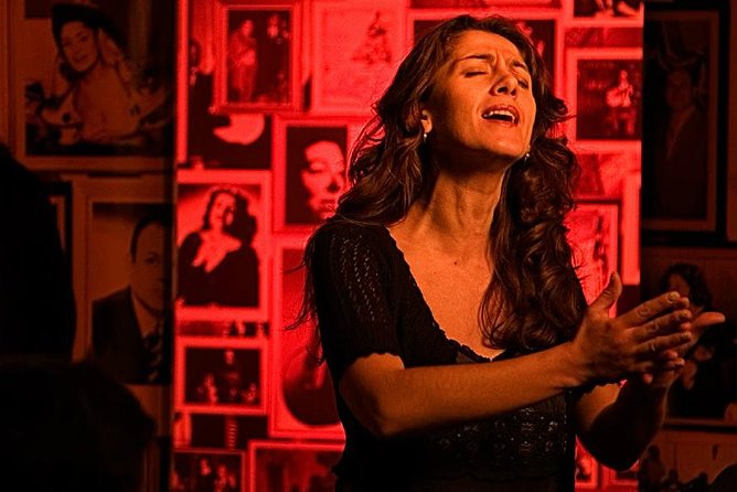 Lisbon Fado Experience: Walking Tour, Dinner and Live Music Show - Why this Fado evening works