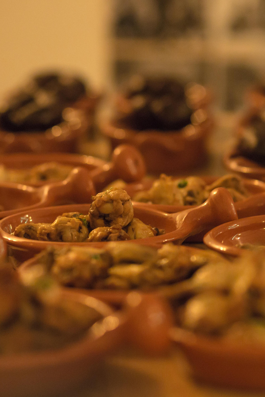 Lisbon: Fado Night with Dinner with Live Performance - The food: Portuguese petiscos rather than a formal menu