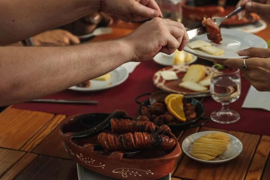 Lisbon: Food Crawl Walking Tour with Local Tastings - Five things to know before booking