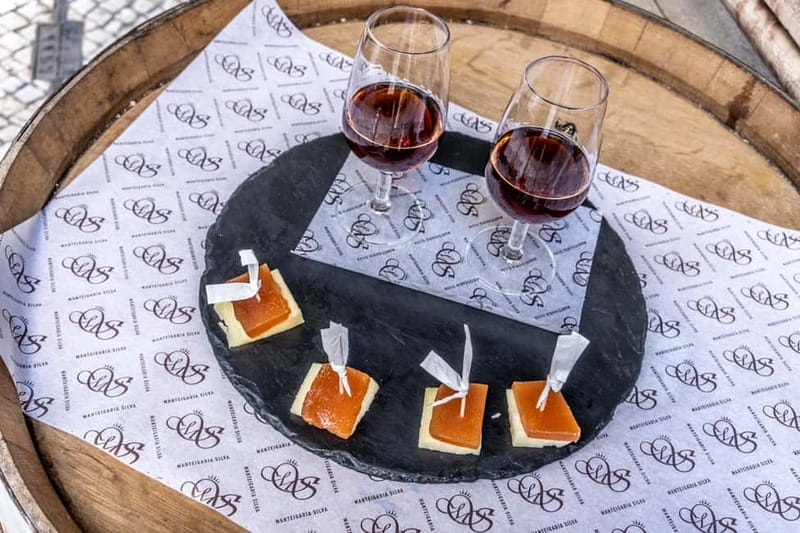 Lisbon: Food Tasting Tour by Tuk Tuk with 2 Stops - Who should book this Lisbon food tour?