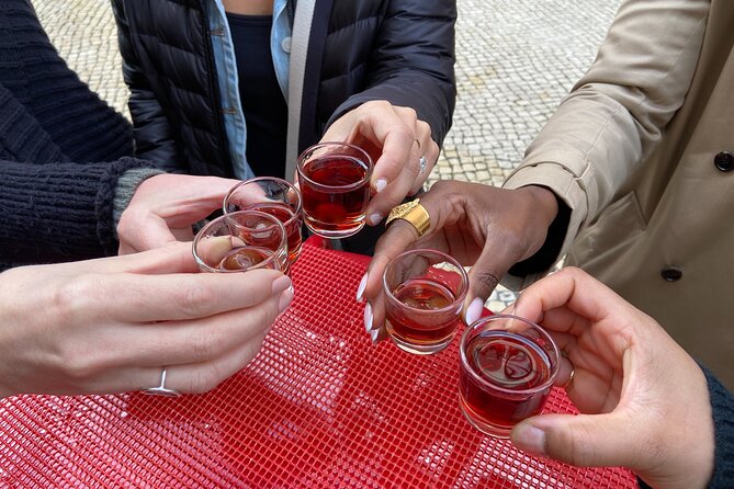Lisbon Foodies Small-Group Walking Tour - Why this four-hour food walk works well in Lisbon