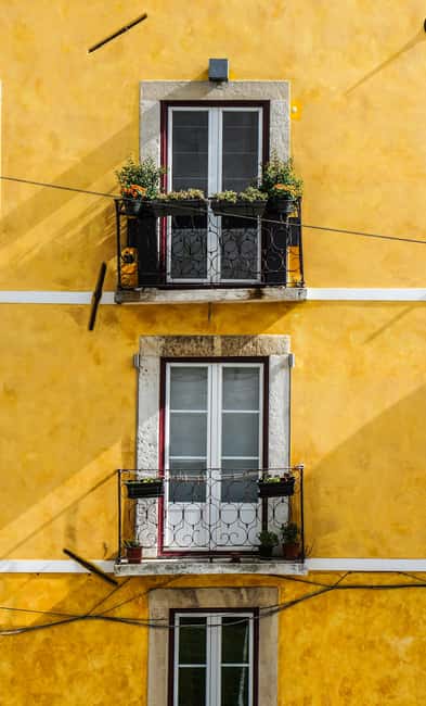 Lisbon: From the center to Belém by E-Bike - A pastel de Belém at the right moment