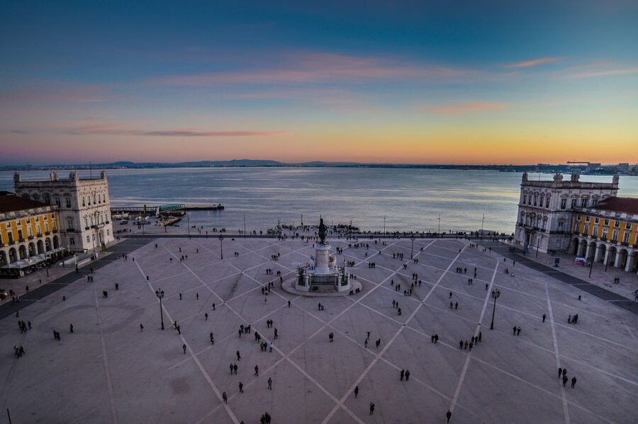 Lisbon: Full-Day City Tour with Cable Car Ride - A Pastel de Belém break