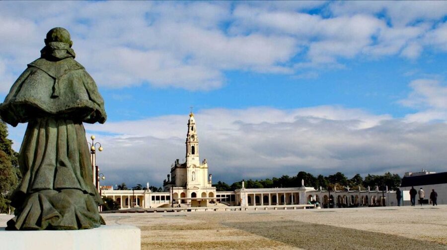 Lisbon: Full-Day Private Guided Tour to Fátima - Key points to know before booking