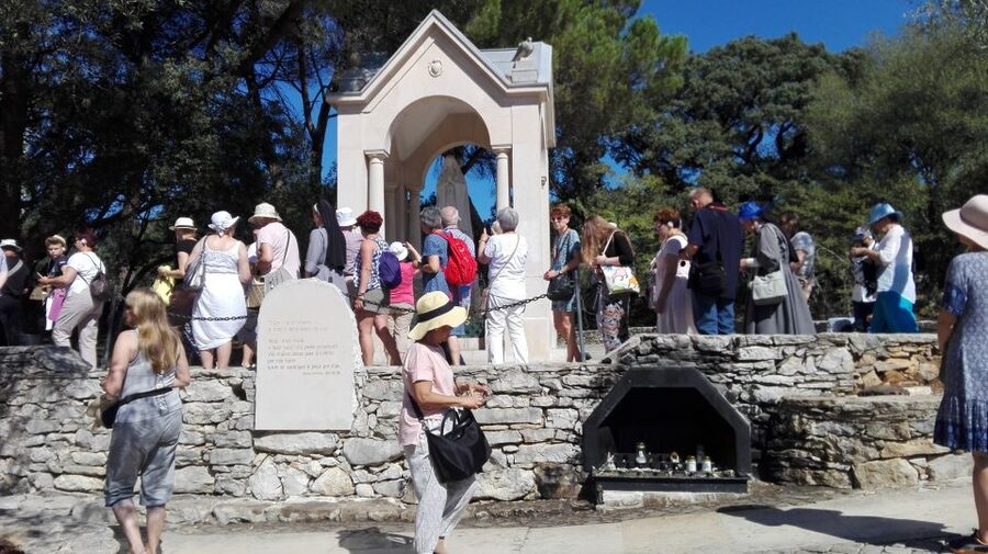 Lisbon: Full-Day Private Guided Tour to Fátima - The Basilica of the Rosary and Basilica of the Holy Trinity
