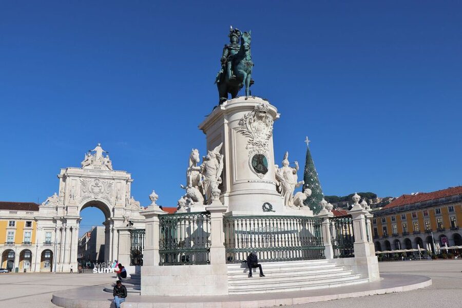 Lisbon: Full-Day Private Walking Sightseeing Tour - A private start beneath Lisbon’s Rua Augusta arch