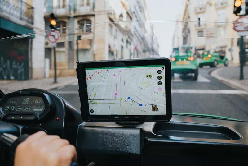 Lisbon: GPS-Guided Spinach Tour by Electric Car - Stops, photos, and the freedom to pause