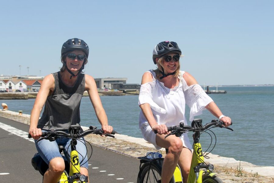 Lisbon: Guided Tour of Historic Belém by Electric Bike - The Tagus waterfront and the 25 de Abril Bridge