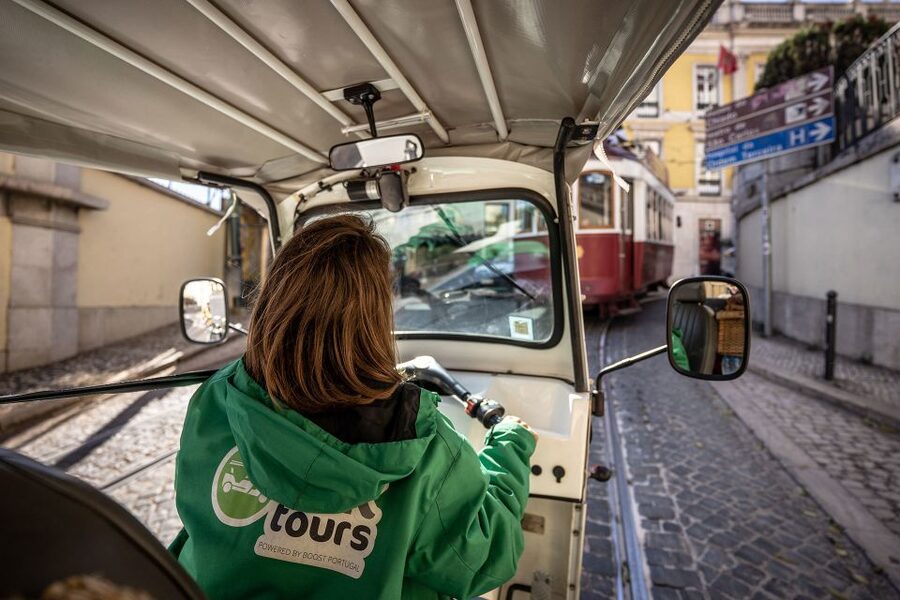 Lisbon: Guided Tuk-Tuk Tour Along the Historic Tram Line 28 - Nossa Senhora do Monte: the best high view