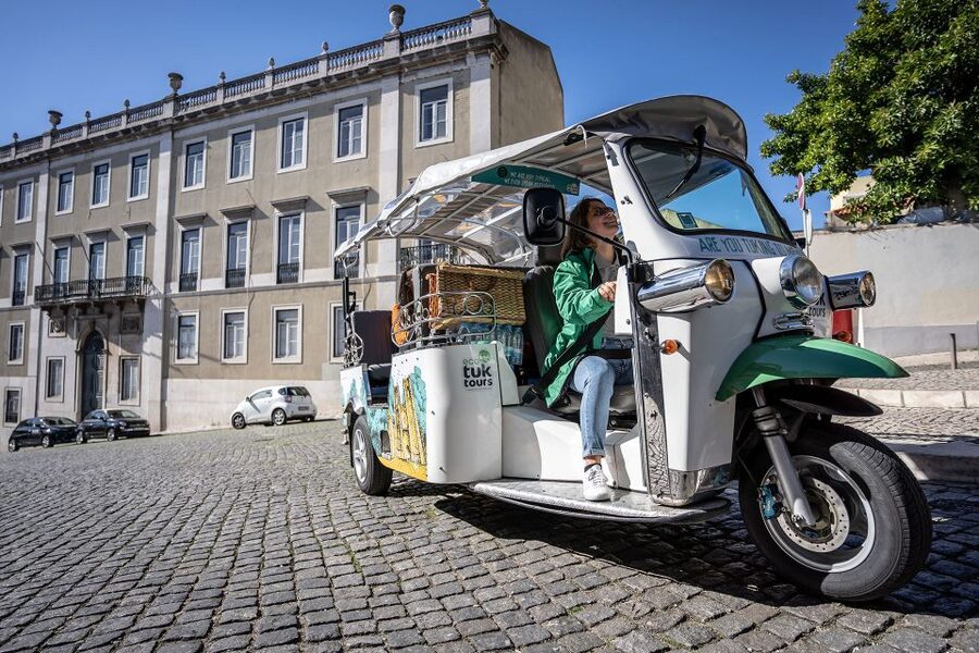 Lisbon: Guided Tuk-Tuk Tour Along the Historic Tram Line 28 - Down toward Campo das Cebolas and the river