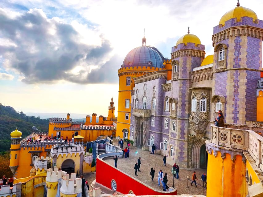 Lisbon: Half-Day Sintra Tour with Pena Palace and Regaleira - What the small minivan adds