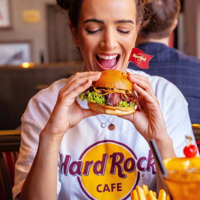 Lisbon: Hard Rock Cafe Experience - Timing, group size, and the 75-minute format