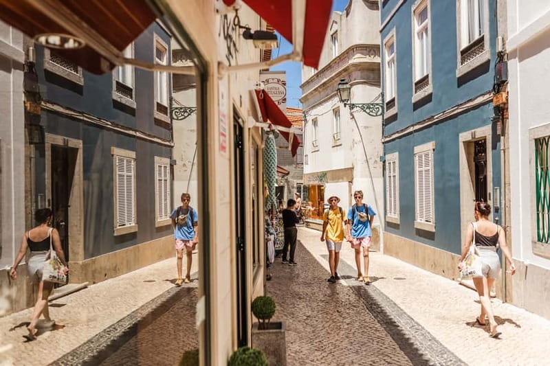Lisbon: Highlights and Hidden Gems Private Tour with a Local - A Lisbon tour that starts with your interests