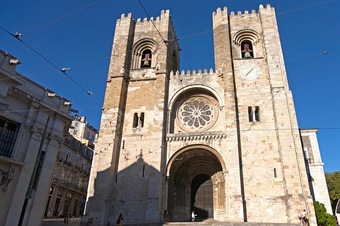 Lisbon Highlights - Private Tour with Van and Local Guide - Walking through Alfama’s crooked streets