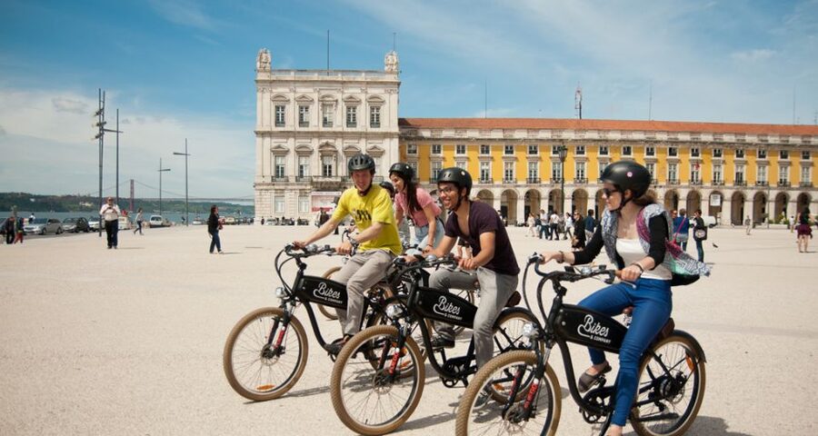 Lisbon: Hills, Alfama, and Mouraria Tour by Electric Bike - Key points to know before you book