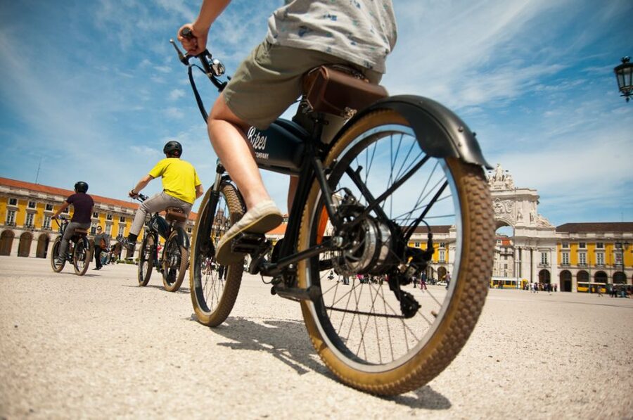 Lisbon: Hills, Alfama, and Mouraria Tour by Electric Bike - What the guides add to the ride
