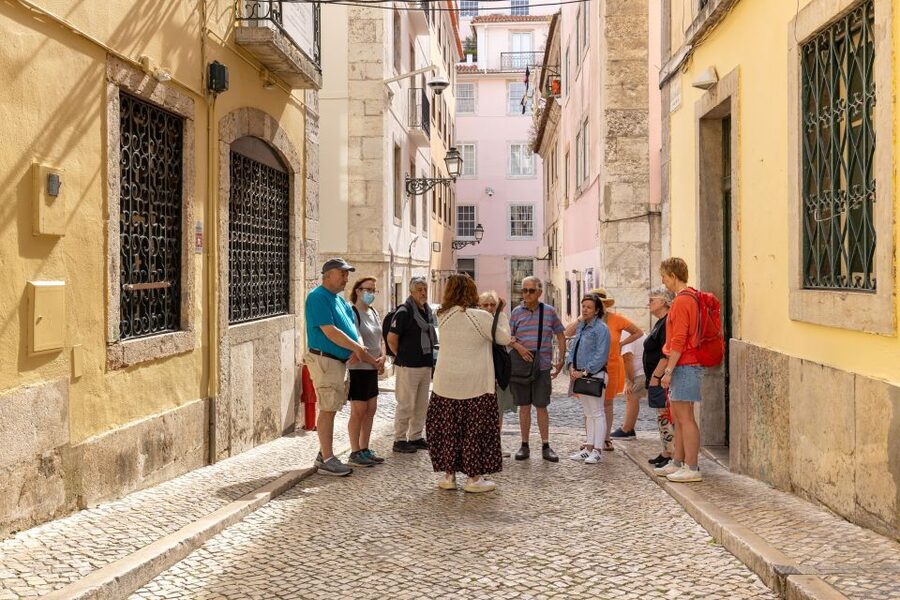 Lisbon: History, Stories and Lifestyle Walking Tour - São Pedro de Alcântara and the wide city view