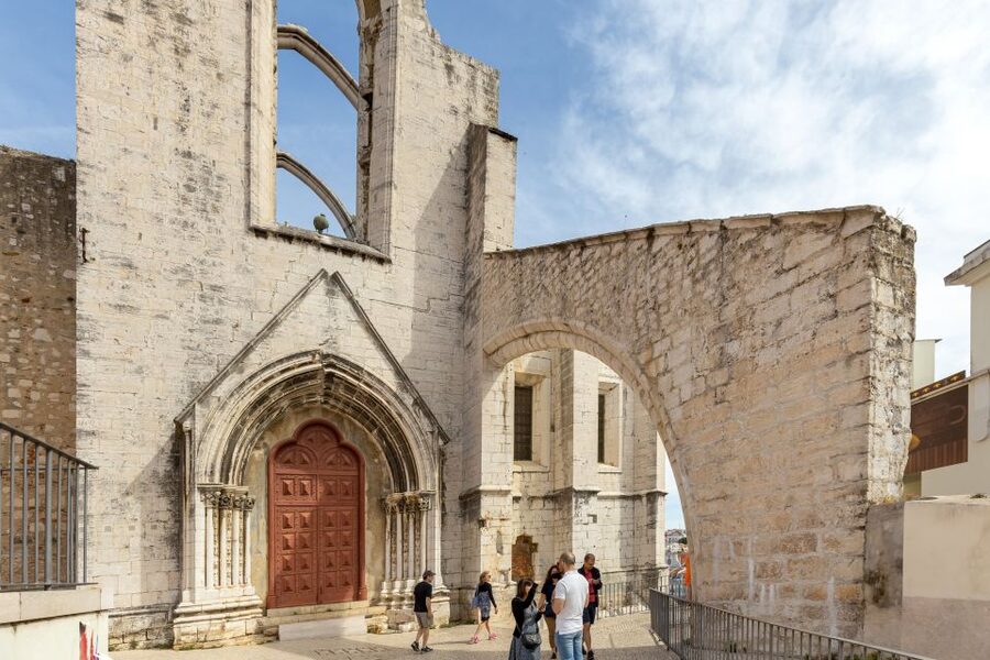Lisbon: History, Stories and Lifestyle Walking Tour - Carmo Convent and the Carnation Revolution