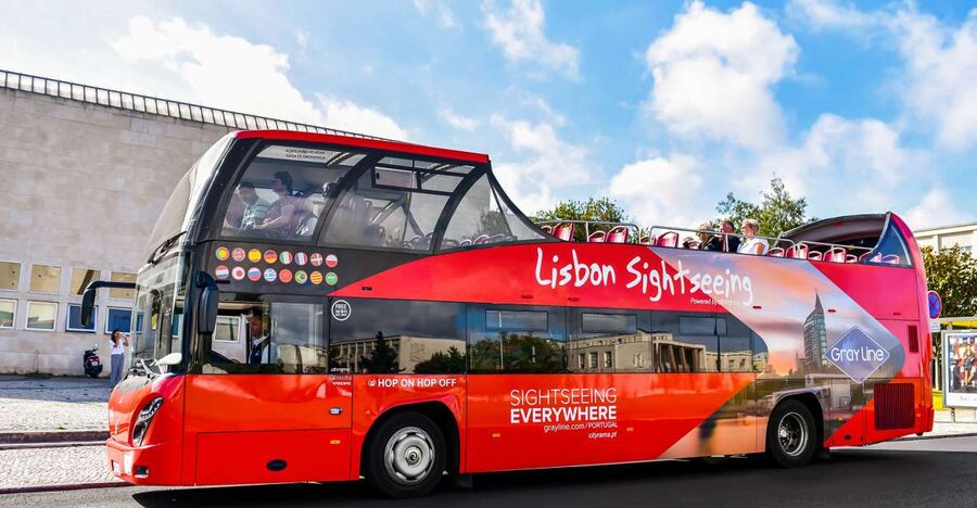 Lisbon: Hop-On Hop-Off Bus Tour - Alfama and the Castle Line