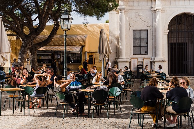 Lisbon: Hop-On Hop-Off Tour Bus with Three Routes Including Tram - Timing, traffic, and the real hop-on experience