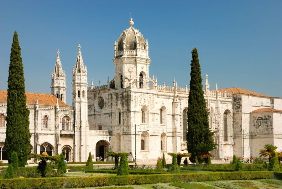 Lisbon: Jerónimos Monastery E-Ticket and Audio Guide - Taking your time in the cloister