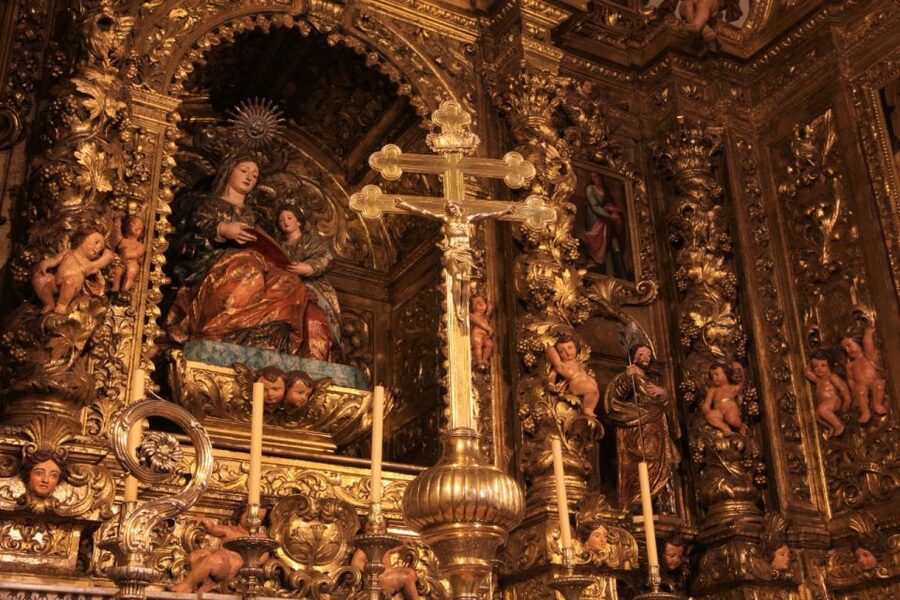 Lisbon: Lisbon Cathedral Entry Ticket - The Treasury: art that still belongs to worship