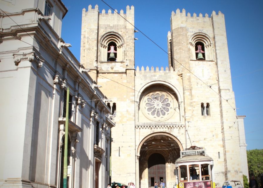Lisbon: Lisbon Cathedral Entry Ticket - The $8 ticket and the entry process