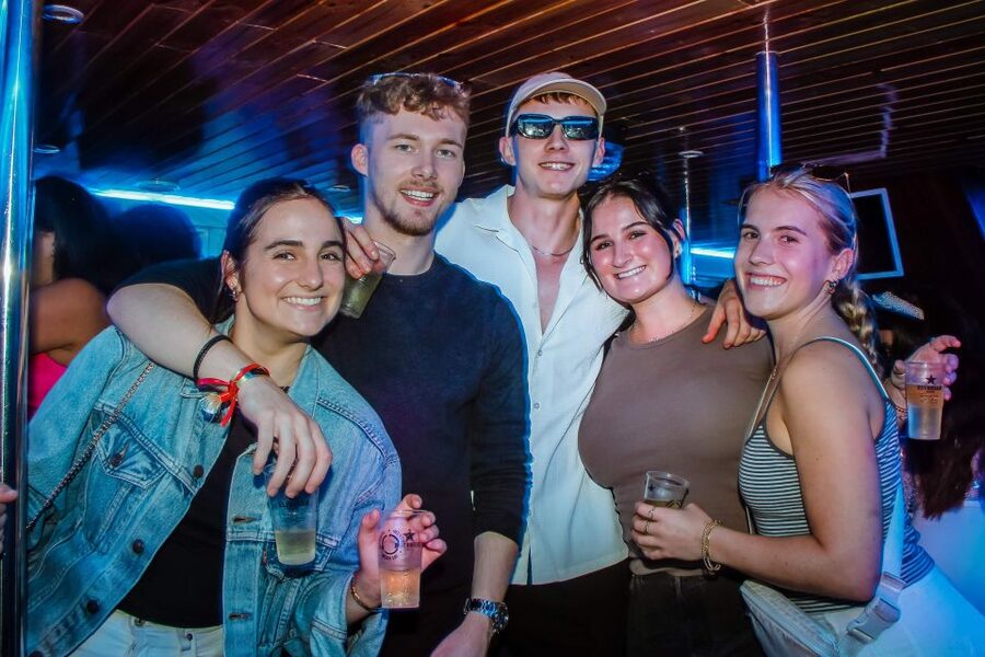 Lisbon: New Year's Eve with Live Dj Fireworks and Open Bar - New Year’s Eve begins at Doca da Marinha
