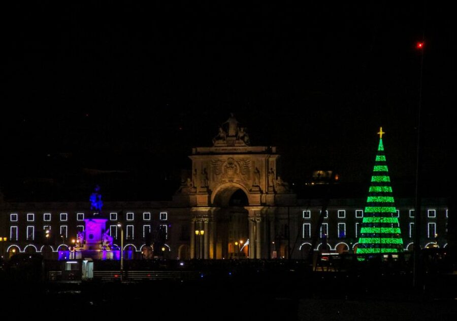 Lisbon: New Year's Eve with Live Dj Fireworks and Open Bar - What the open bar includes