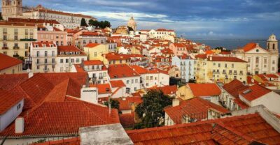 Old Town TukTuk Tour and Scenic Viewpoints in Alfama