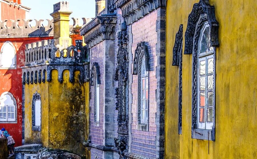 Lisbon: Pena Palace, Sintra, Cabo da Roca & Cascais Day Tour - Sintra village, one hour on foot